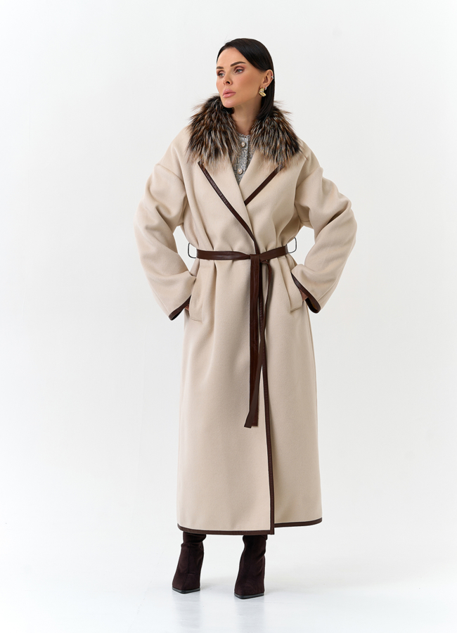 фото Женское длинное пальто с отделкой из меха лисы модель № 32650