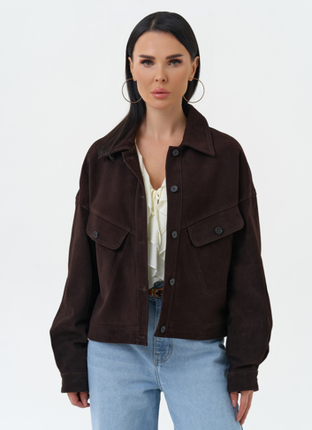 Женская куртка из натуральной замши коричневого цвета