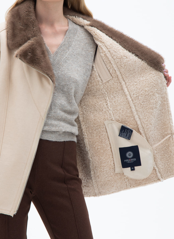 Женская дубленка из эко кожи с отделкой из эко меха