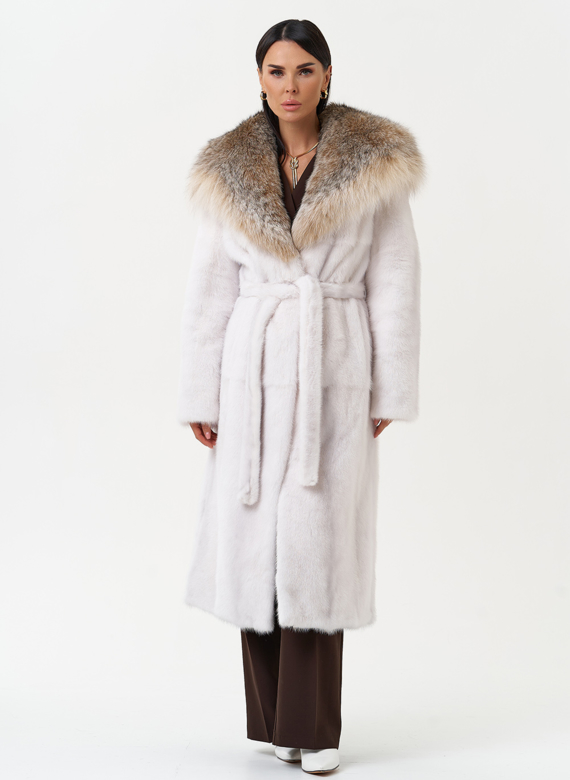 Женская шуба из меха норки с капюшоном из меха рыси