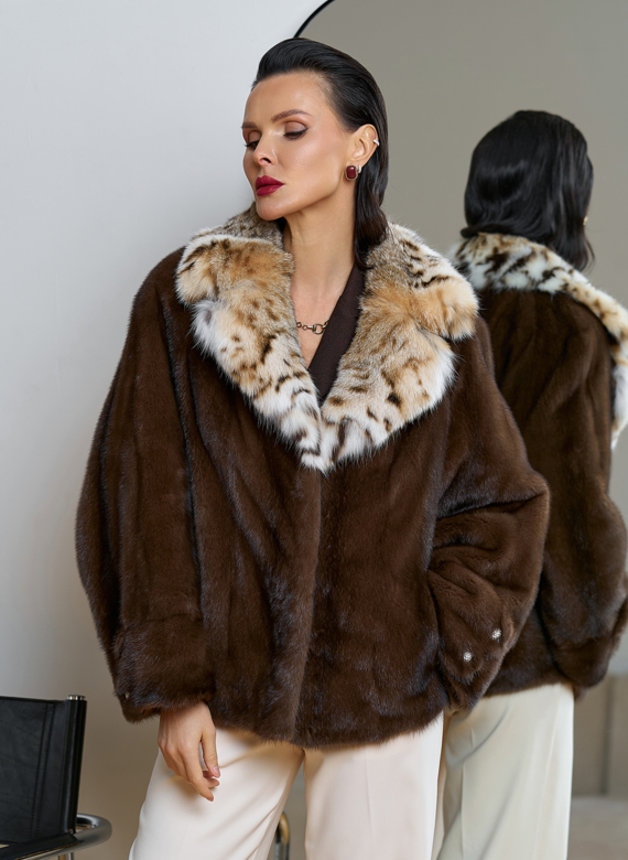 Куртка из меха норки с английским воротником из меха рыси