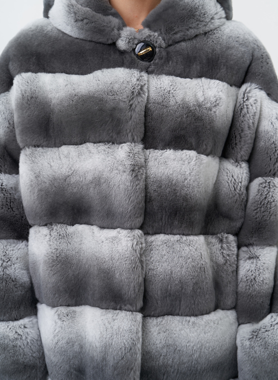 Шуба из кролика с капюшоном