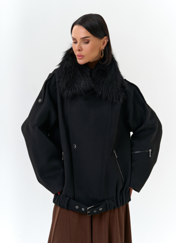 Женское укороченное пальто с отделкой из меха лисы Женское укороченное пальто с отделкой из меха лисы