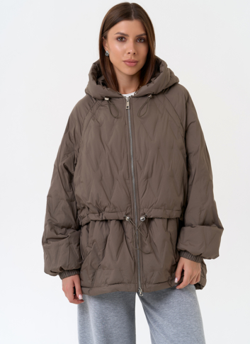Женская куртка в коричневом цвете с капюшоном