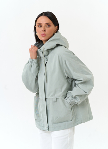 Женская ветровка с капюшоном