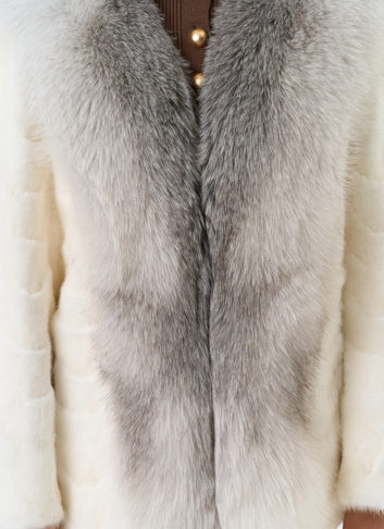 Шуба из норки с отделкой из меха лисы