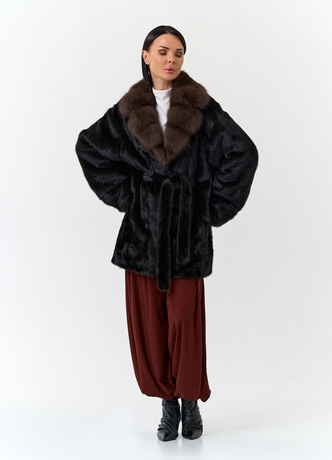 Шуба из меха норки с воротником из меха куницы модель № 32134 в рассрочку