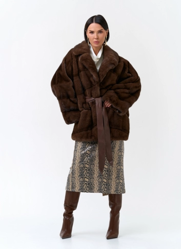 Шуба из меха норки с английским воротником