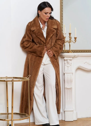 Женская длинная шуба из меха норки фото