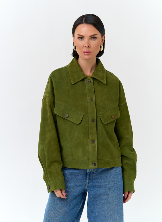 Женская куртка из натуральной замши зеленого цвета