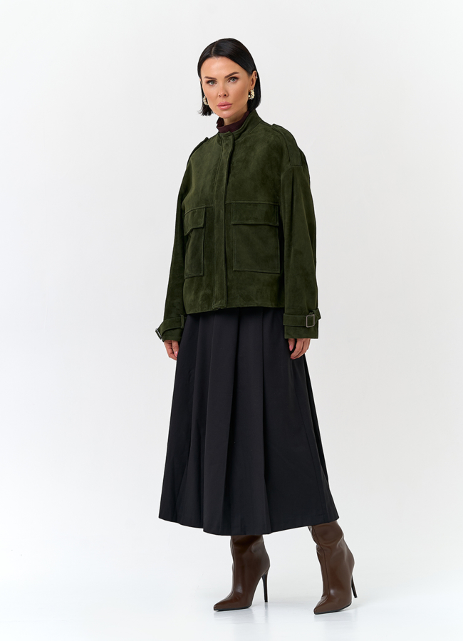 Женская куртка из натуральной замши зеленого цвета модель № 32727 в рассрочку