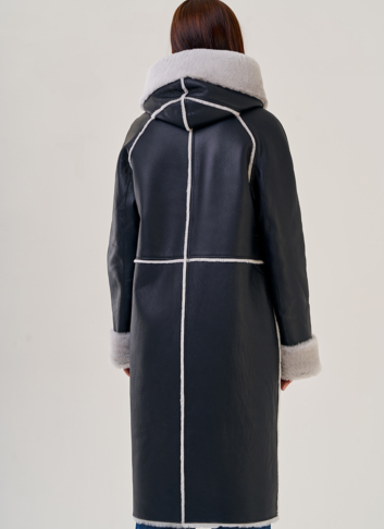 Женская дубленка с капюшоном