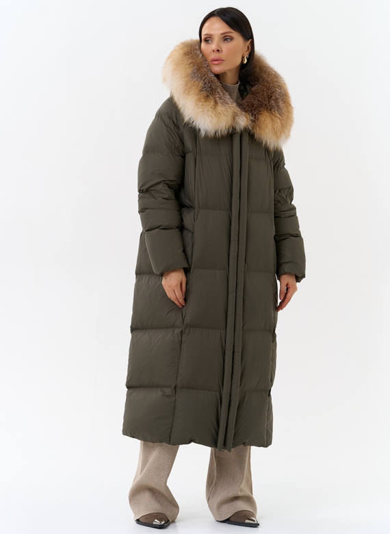 Женский длинный пуховик с отделкой из меха лисы
