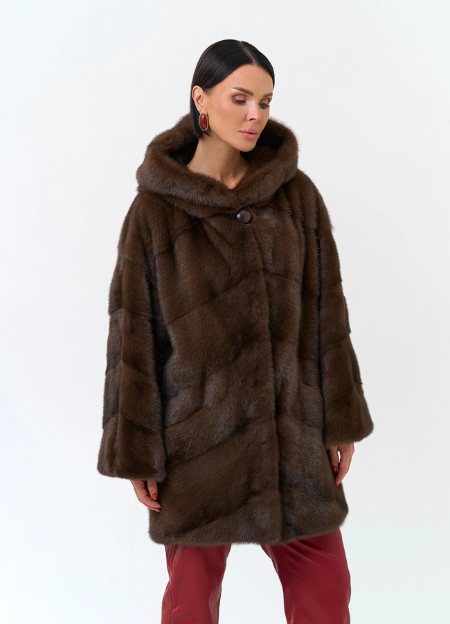 Женская шуба из меха норки с капюшоном модель № 34135 универмаг малина