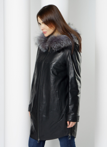 Утепленное полупальто из натуральной кожи с капюшоном 