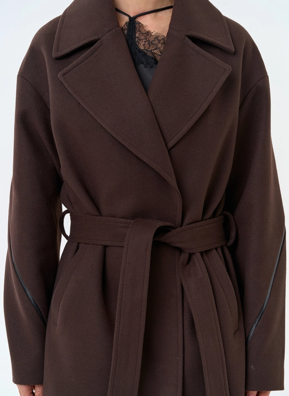 Женское пальто с английским воротником фото