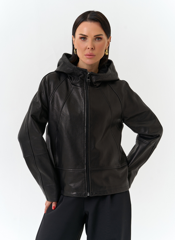 Женская куртка из натуральной кожи с капюшоном