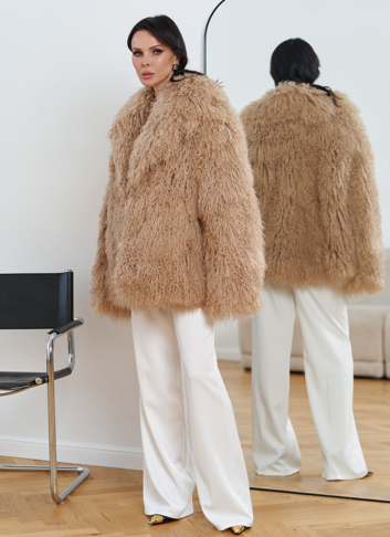 Женская шуба из меха ламы