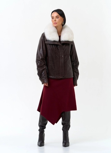 Укороченный пуховик из натуральной кожи  фото