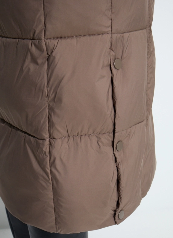Женский пуховик с капюшоном фото