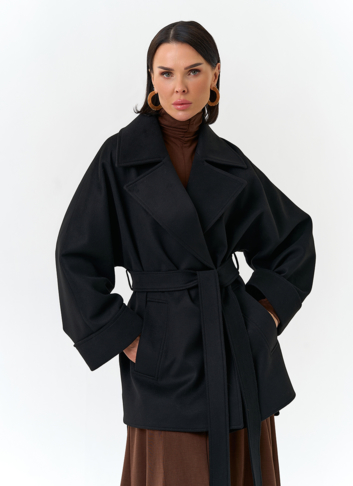 Женское укороченное пальто черного цвета Женское укороченное пальто черного цвета