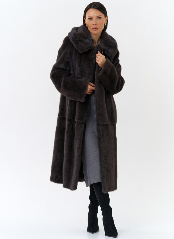 Женская шуба из меха норки  капюшоном