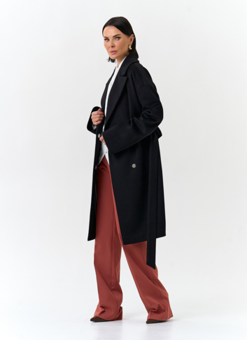 Женское пальто черного цвета