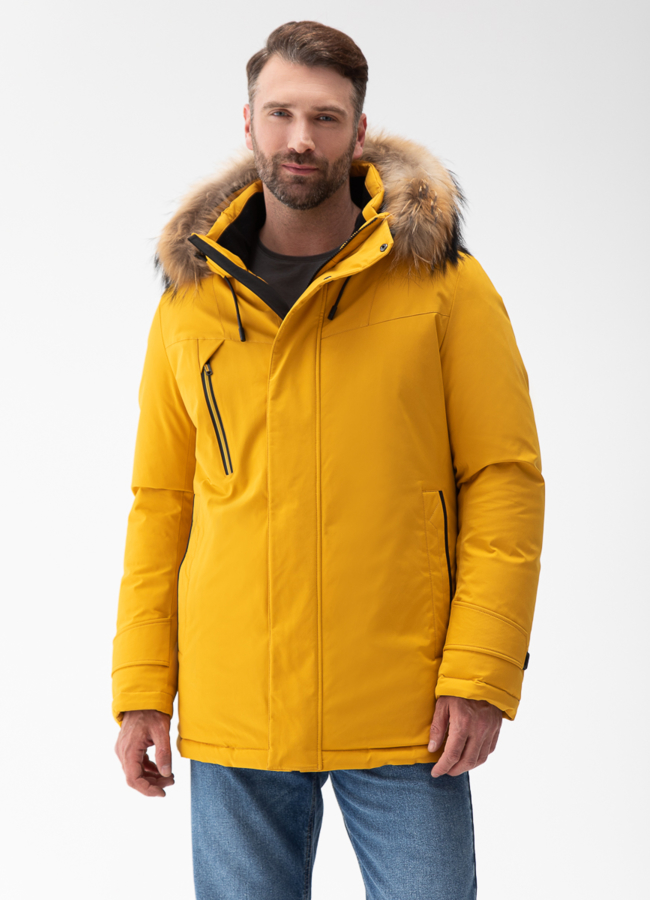 Мужской пуховик с капюшоном из меха енота модель № 28401 меха малина