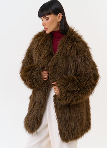 Женская шуба из эко меха с декоративным поясом