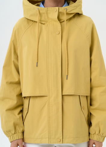 Женская ветровка с капюшоном