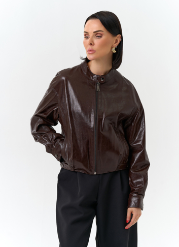 Женская короткая куртка из натуральной кожи