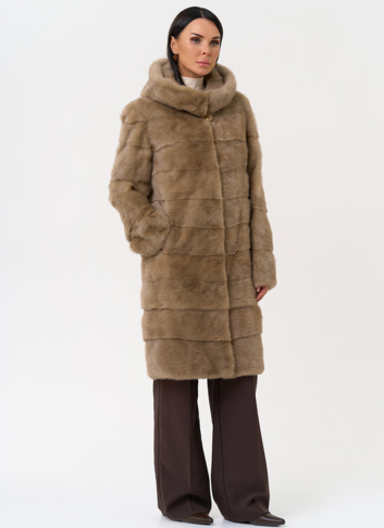 Шуба из норки бежевого цвета