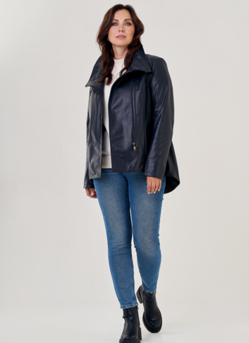 Кожаная куртка на молнии темно-синего цвета 