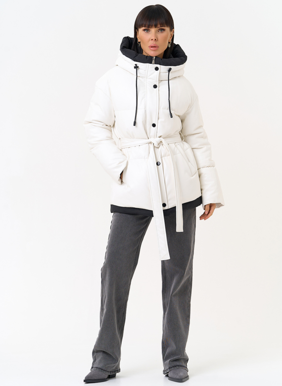 Белый пуховик из эко кожи с поясом