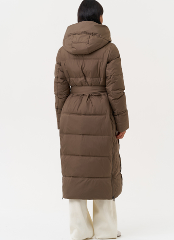 Женское зимнее пальто с капюшоном